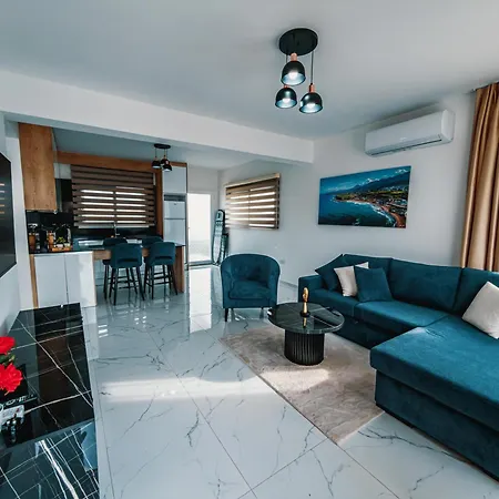 Chic Blue With Terrace *