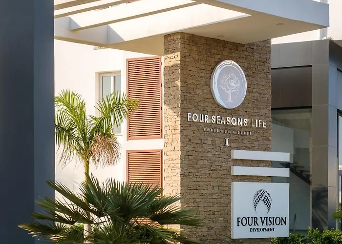 Chic Blue With Terrace شقة